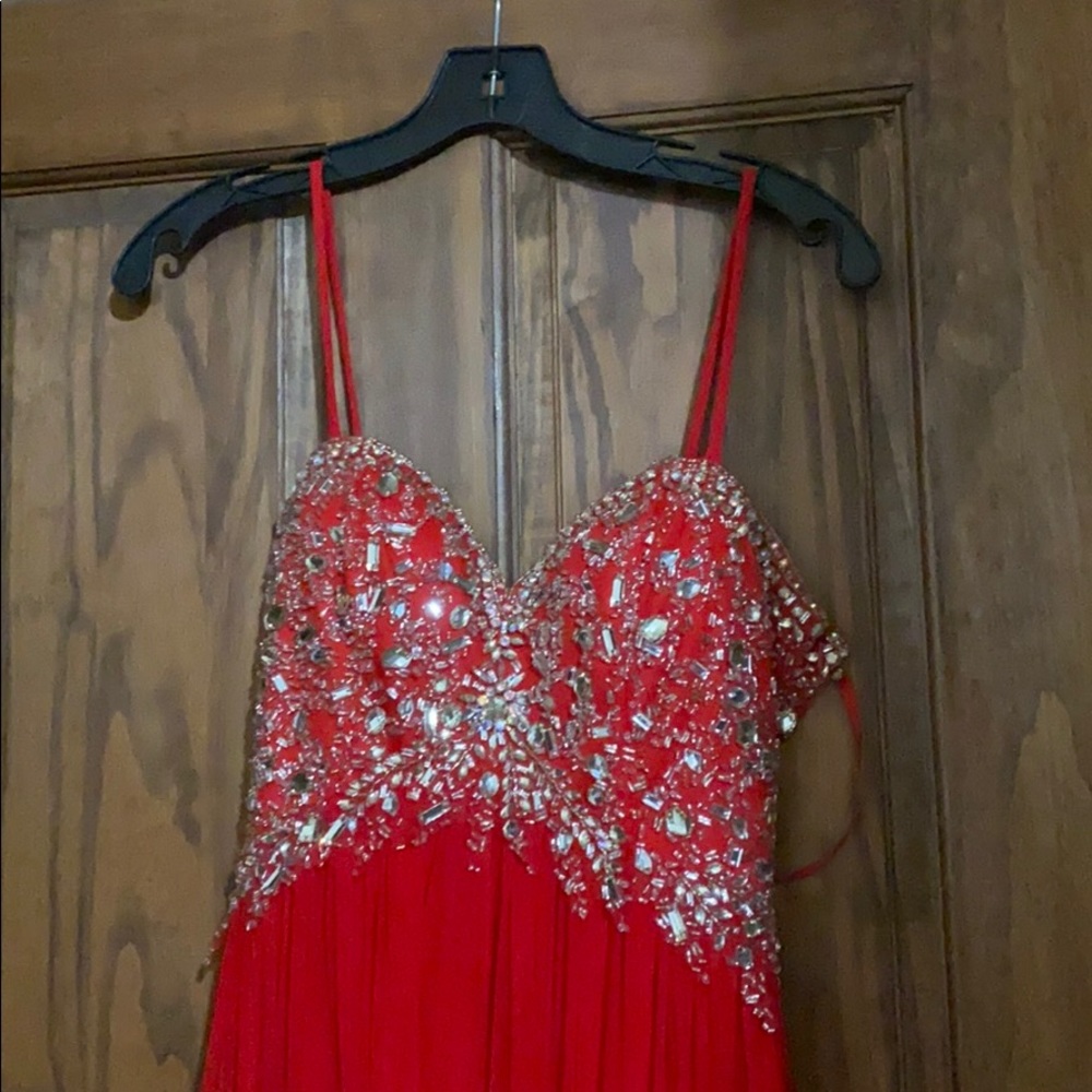 Red prom dress - Picture 3 of 4